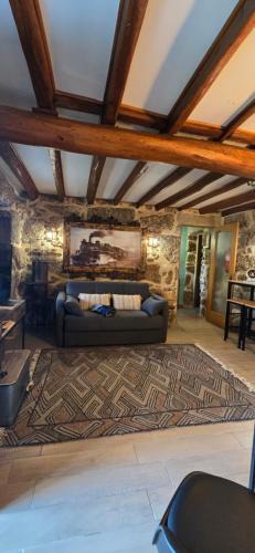 Tondela House | Rustic Retreat-Country House