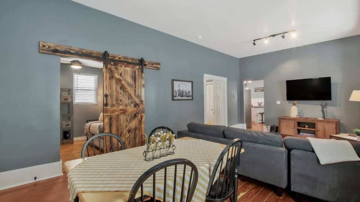 Wichita House | Rustic Retreat - Cute and Cozy! Centrally Located