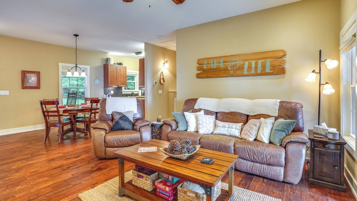 Cadiz Cottage | Rustic Retreat in Cadiz: On Lake Barkley