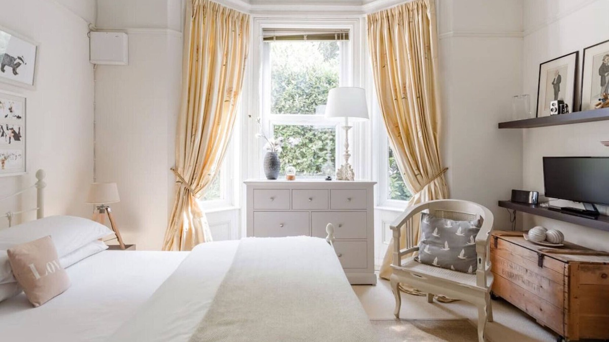 Bournemouth Apartment | Rustic Revived Victorian Seaside Retreat