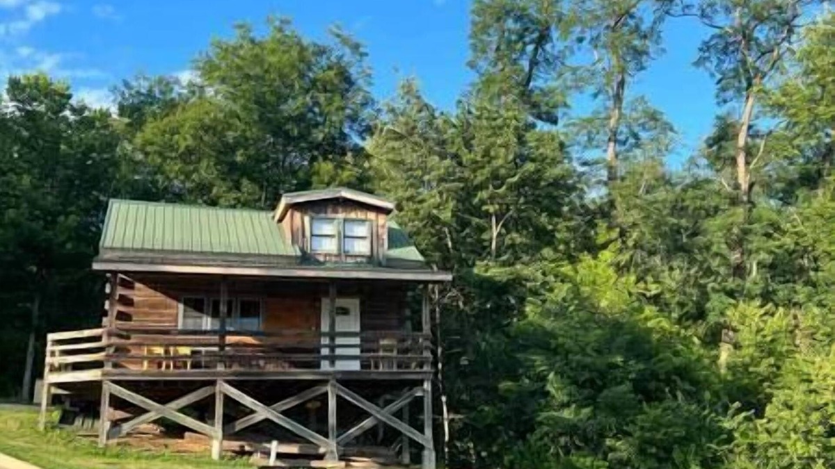 Savanna Cabin | Rustic River Cabin 10