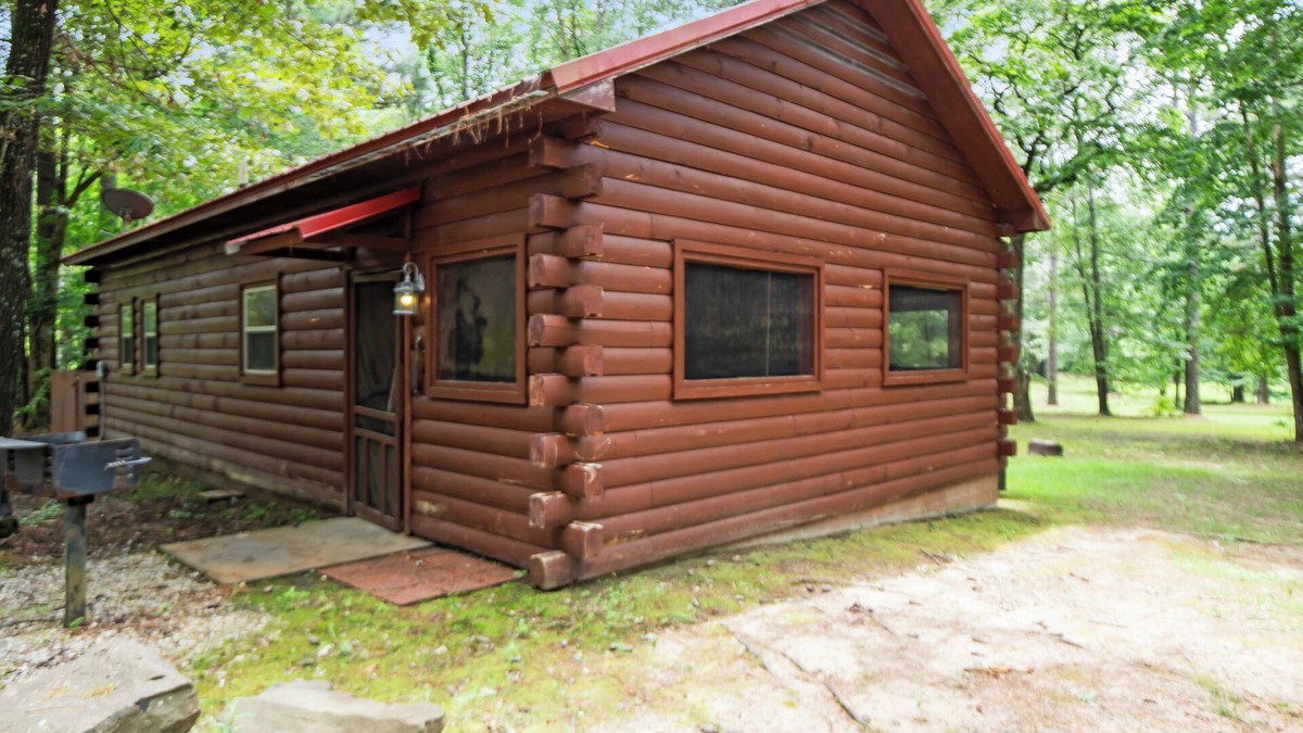 Bismarck Cabin | Rustic Romance Cabin at Remember When Cabins