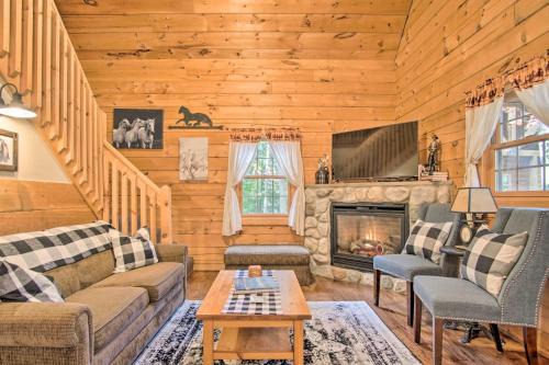 Oceana County House | Rustic Rothbury Cabin with Resort Amenity Access!