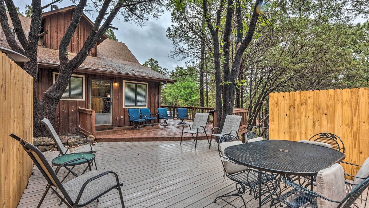 Ruidoso Downs Cabin | Rustic Ruidoso Cabin w/Large Deck & Grill!