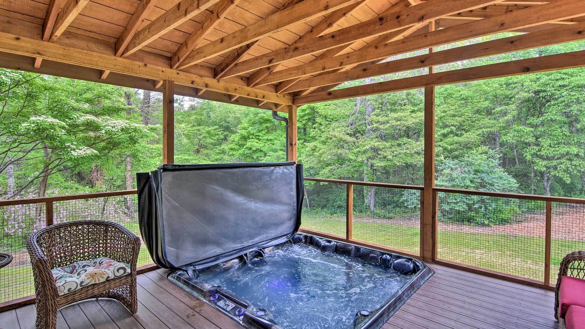 Sunset House | Rustic Sunset Escape on 67 Acres: Outdoor Kitchen