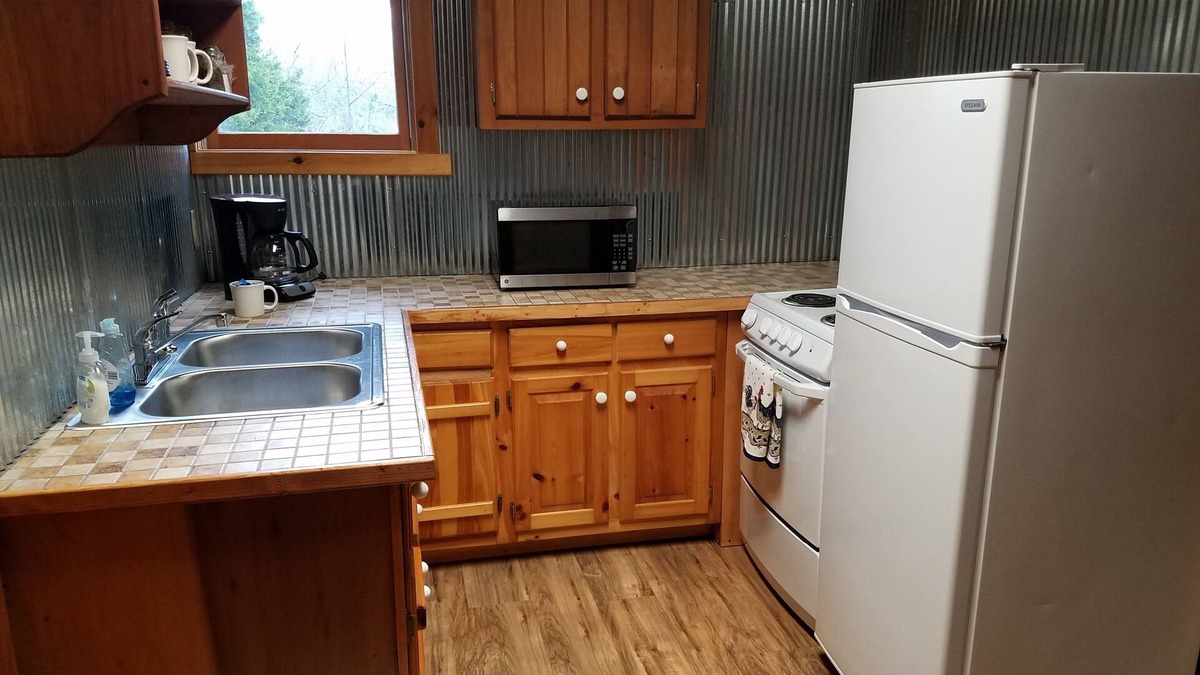 Cleveland Cabin | Rustic Tiny Cabin