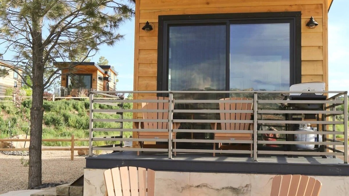 Escalante Apartment | Rustic Tiny Home Near Grand Staircase–Sleeps 6