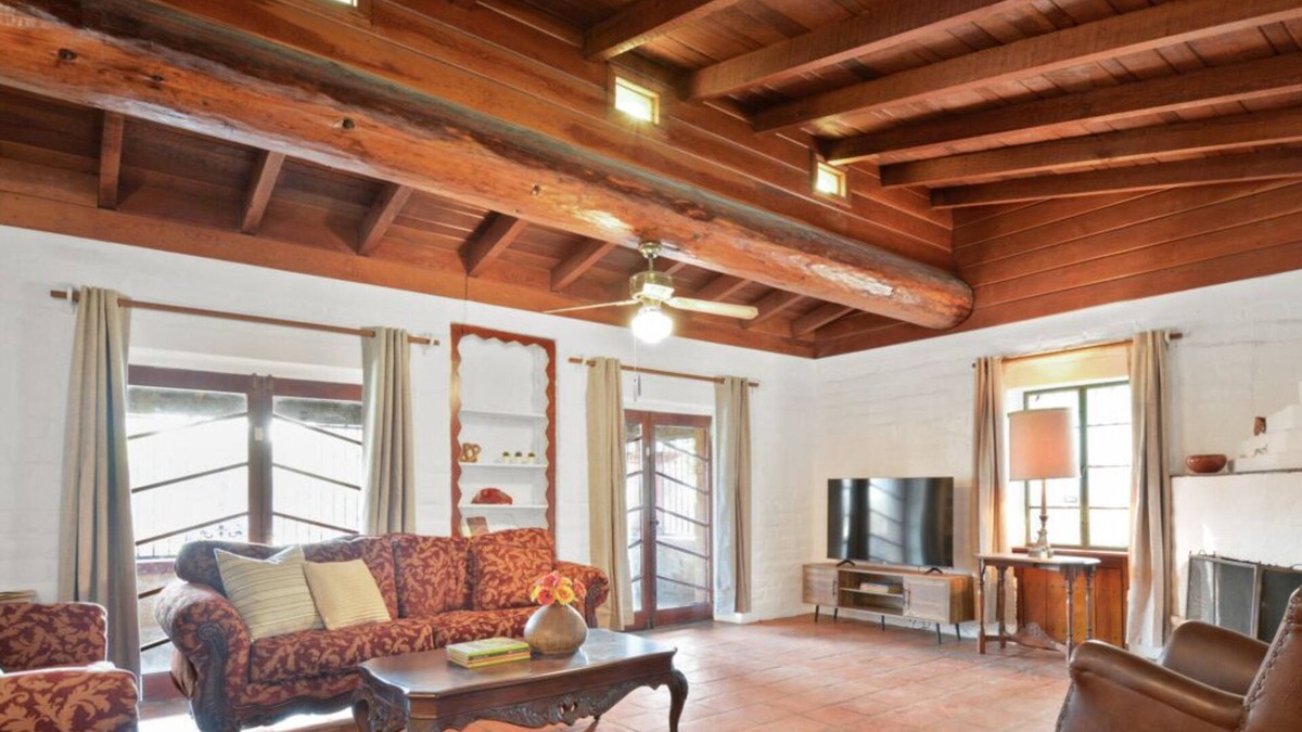 Pomona House | Rustic Urban Homestay Pet-friendly