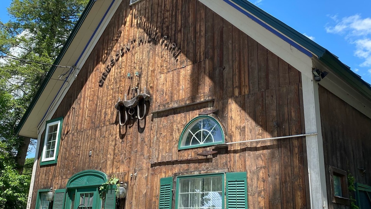 Montgomery Center House | Rustic Vermont Barn Home Near Jay Peak w/Pizza Oven