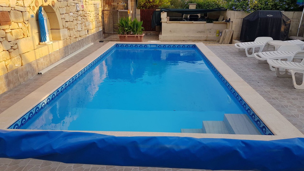 Siggiewi House | Rustic Villa with Pool, Sleeps 6 & Terrace