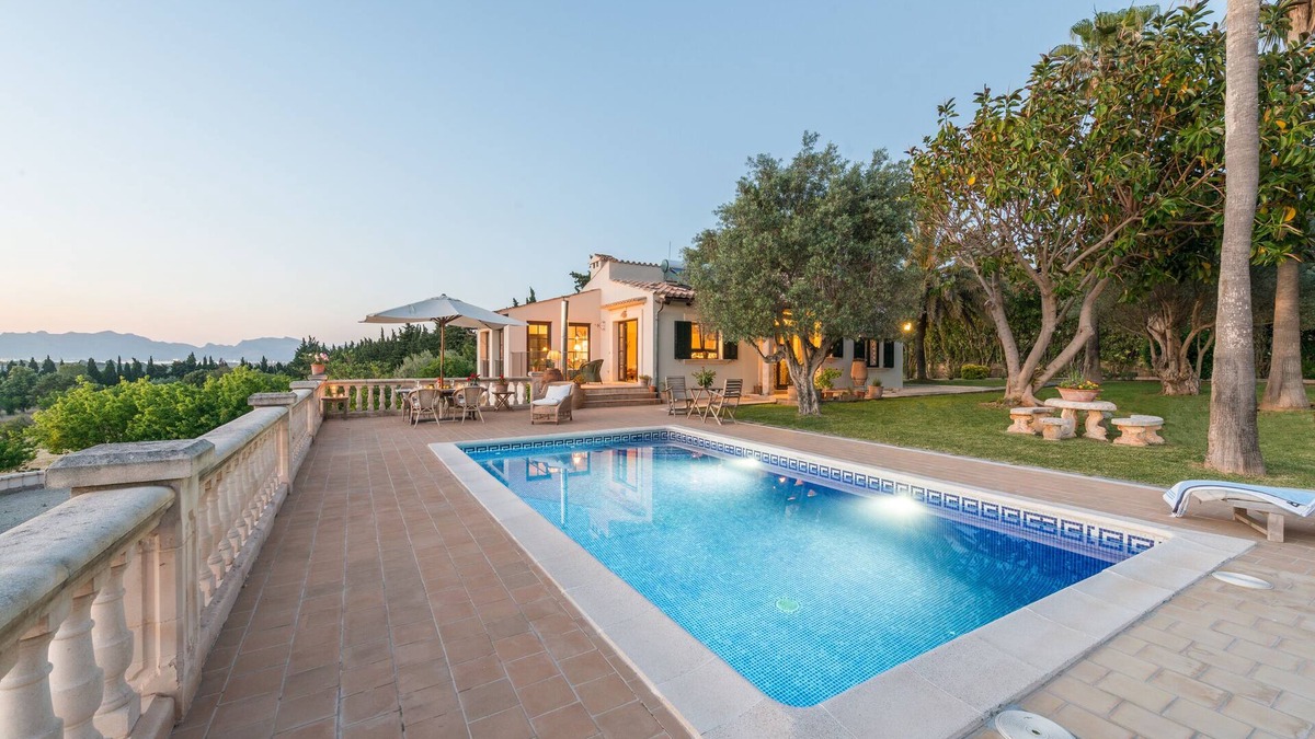 Alcudia Villa | Rustic villa with pool
