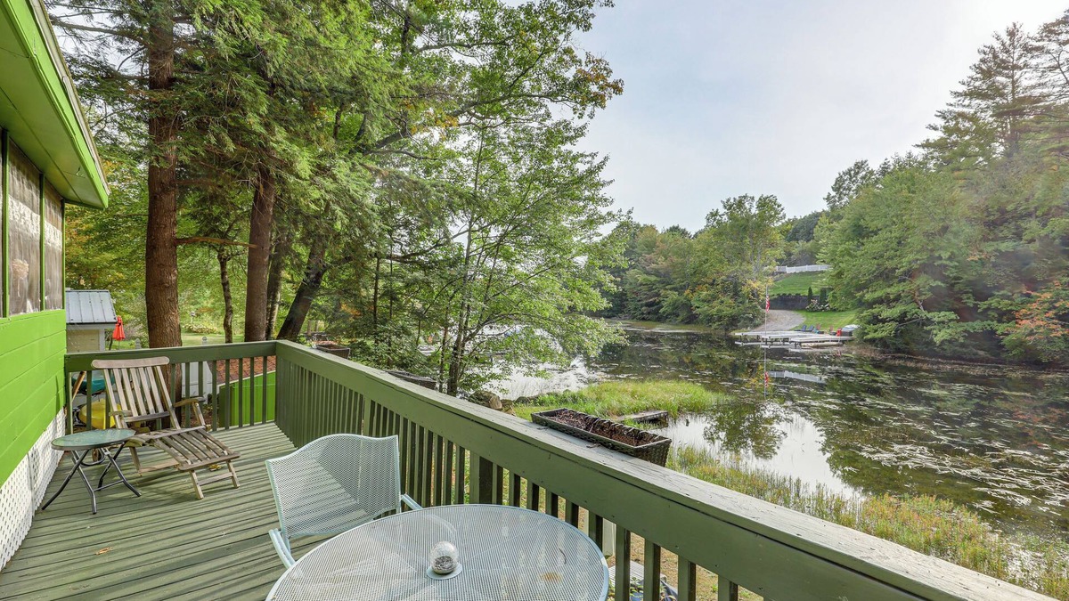 Weare Apartment | Rustic Waterfront Cottage w/Fire Pit & Kayaks