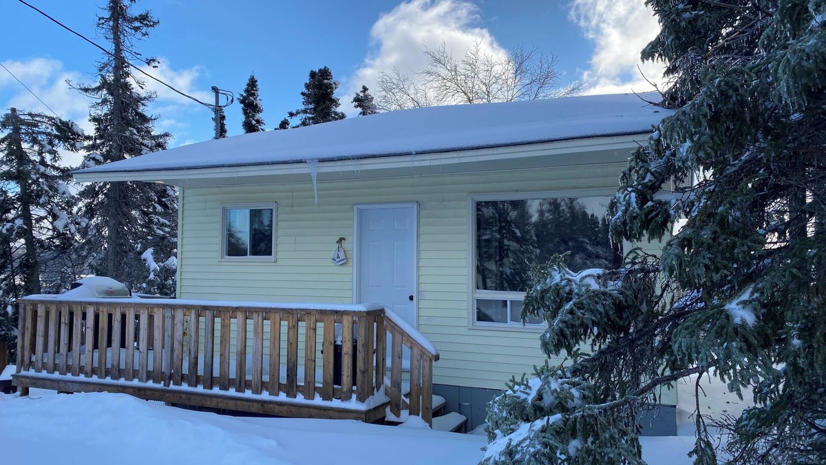 Port Blandford Cabin | Rustic Wave Cottages-Cabin #4