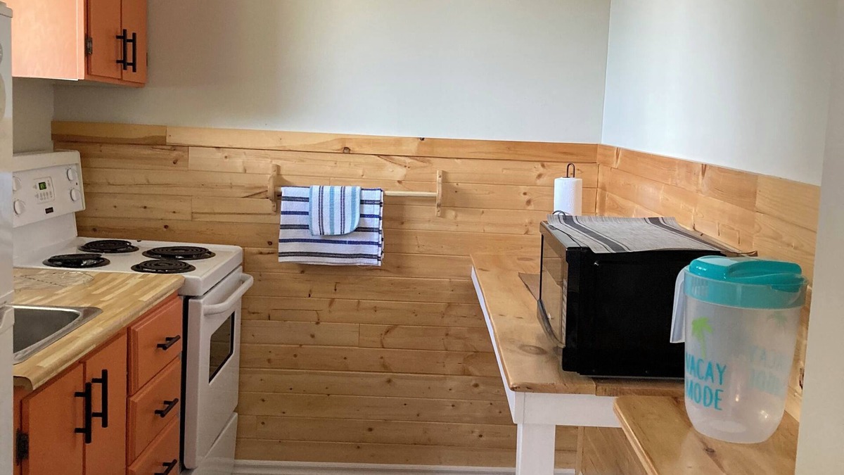 Port Blandford Cabin | Rustic Wave Cottages-Cabin #5