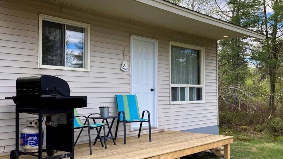 Port Blandford Cabin | Rustic Wave Cottages-Cabin #7