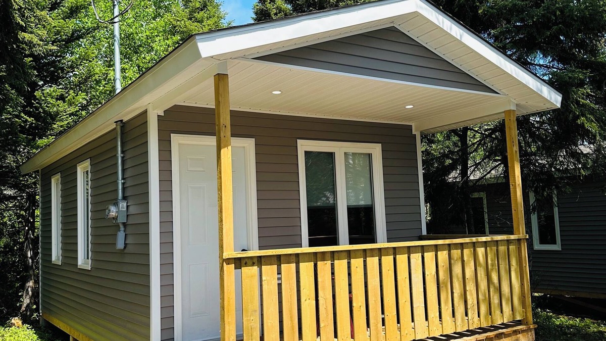 Port Blandford Ski Chalet | Rustic Wave Cottages-Mini Chalet #9