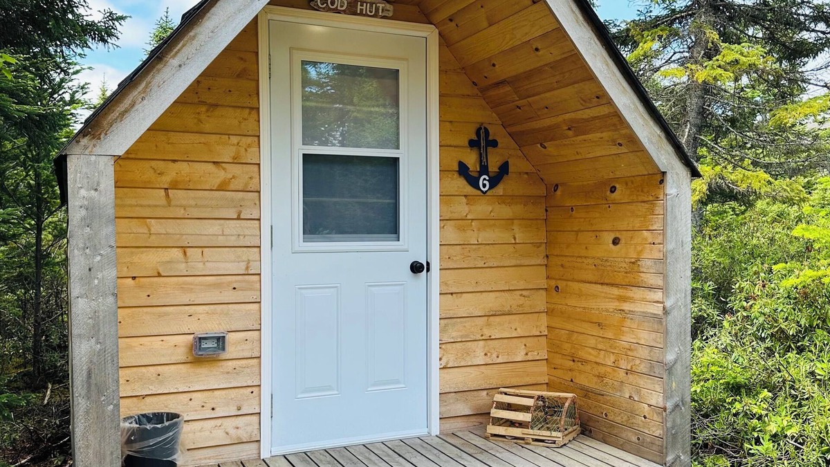 Port Blandford Cabin | Rustic Wave Cottages- Glamping Pod #6