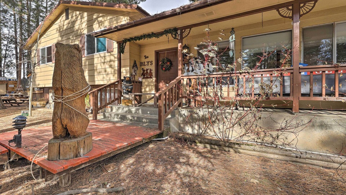 Winchester House | Rustic Western Home: Walk to Winchester Lake!