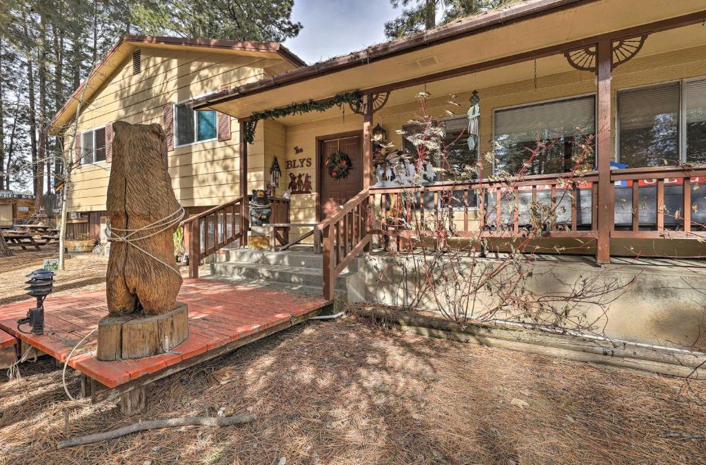Winchester House | Rustic Western Home Walk to Winchester Lake!