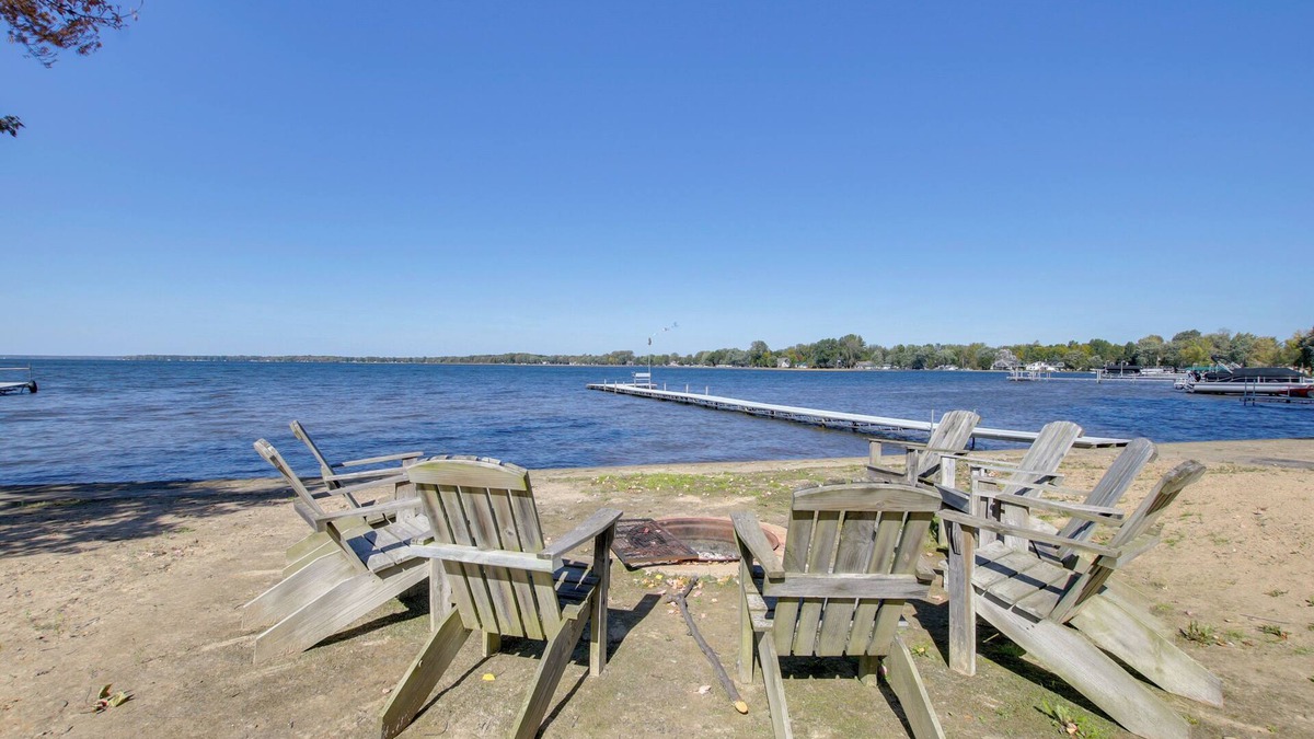 Cecil Cabin | Rustic Wisconsin Cabin on Shawano Lake!