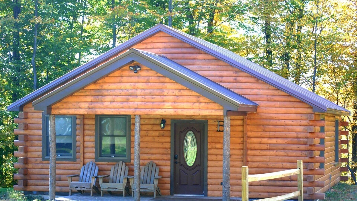 Romulus Cabin | Rustic yet Modern Log Cabin, Cayuga Wine Trail, Dog Friendly, Open Year Round