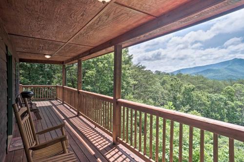 Young Harris House | Rustic Young Harris Cabin with Fire Pit and Views