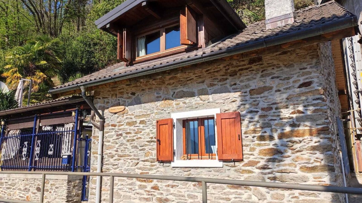 Maccagno House | Rustico Diana with wildly romantic garden and lake and mountain views
