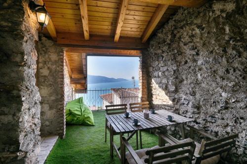 Oldesio Apartment | Rustico Melograno, Il Melo - Theater Home