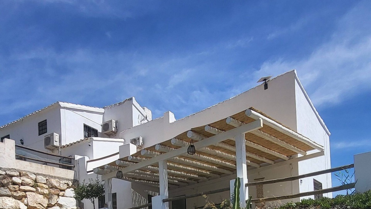 Los Alias Cottage | Rustig Landelijk Verblijf, Dicht bij de Zee, Nieuw Privézwembad, Bergzicht