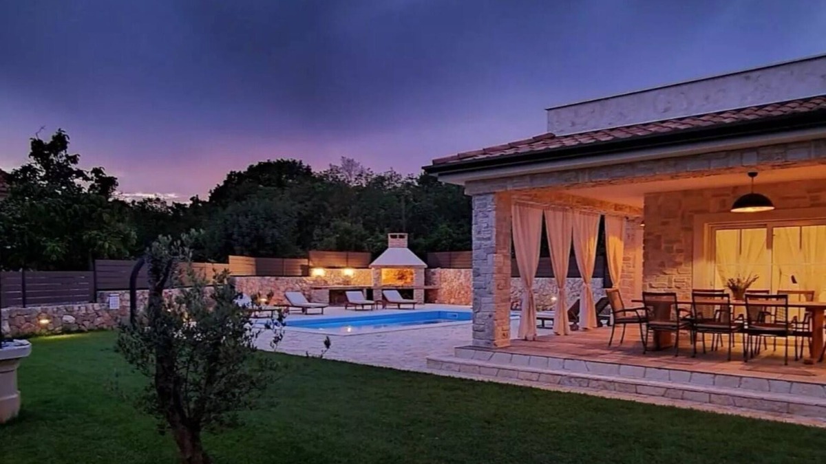 Gostinjac Villa | Rustikale Villa auf der Insel Krk: 3 km vom Strand Entfernt, Ideal für 10 Gäste