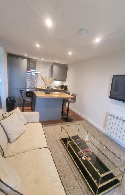 Morcott Apartment | Rutland Point apartment Perfect for contractors plenty of parking