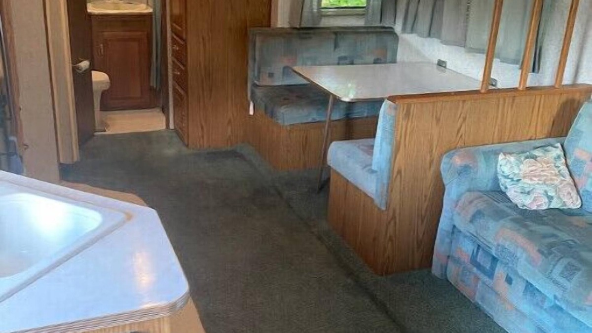 Division No. 3 House | RV camper in Glenwood