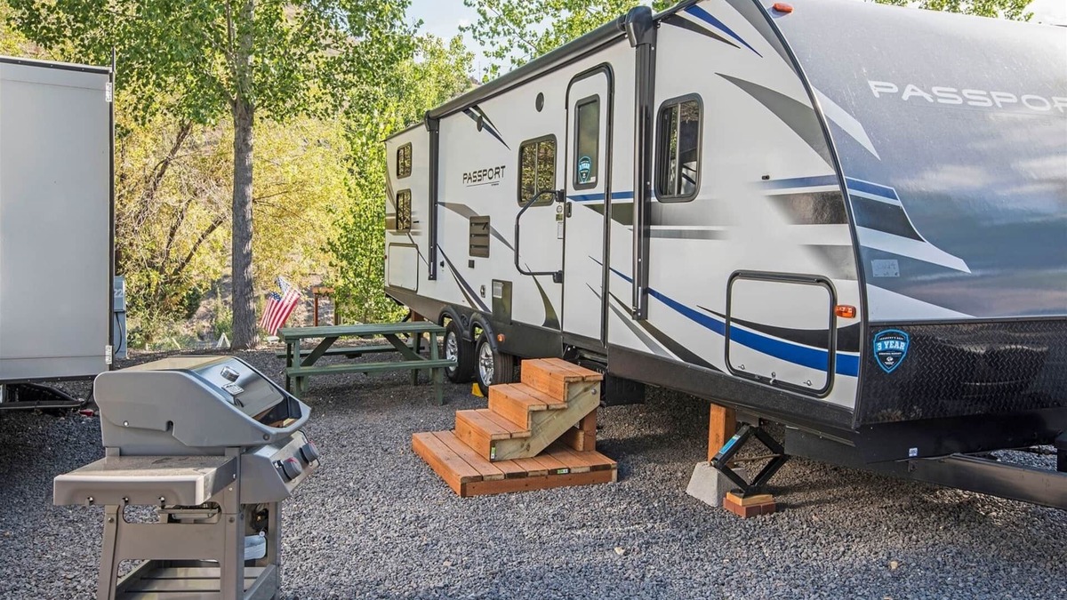 Madras House | RV Rental D21- Keystone Passport 32ft