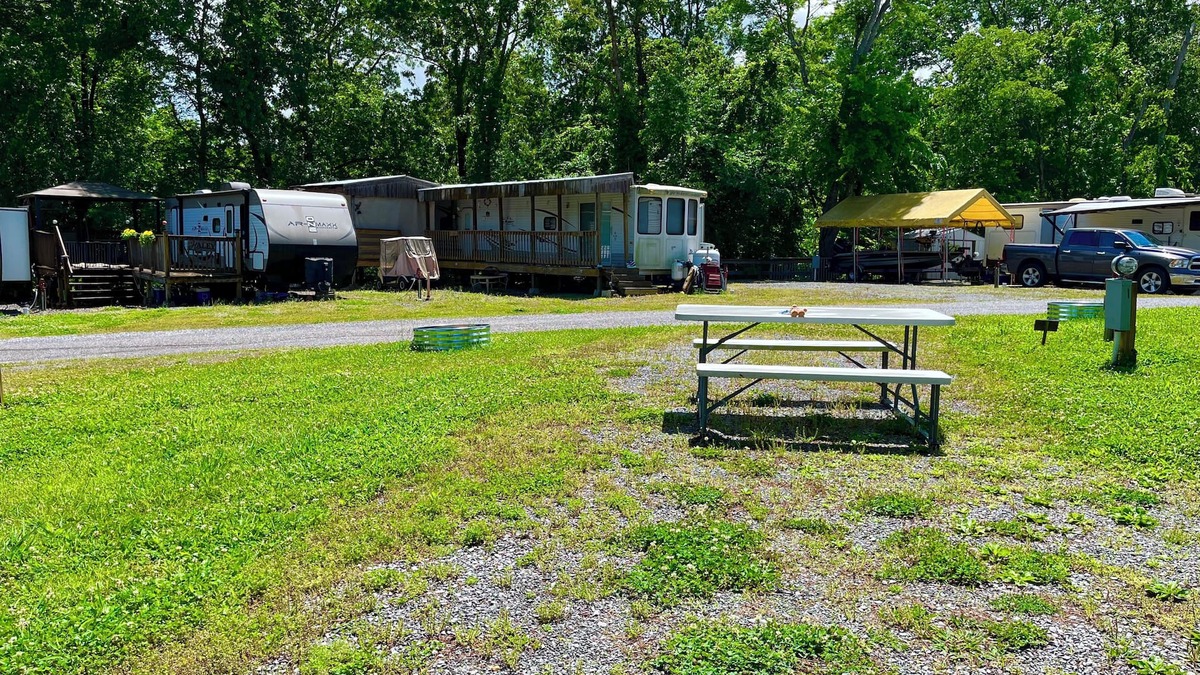 Aurora RV Rental | RV Site #45 Pull Through 50ftx32ft