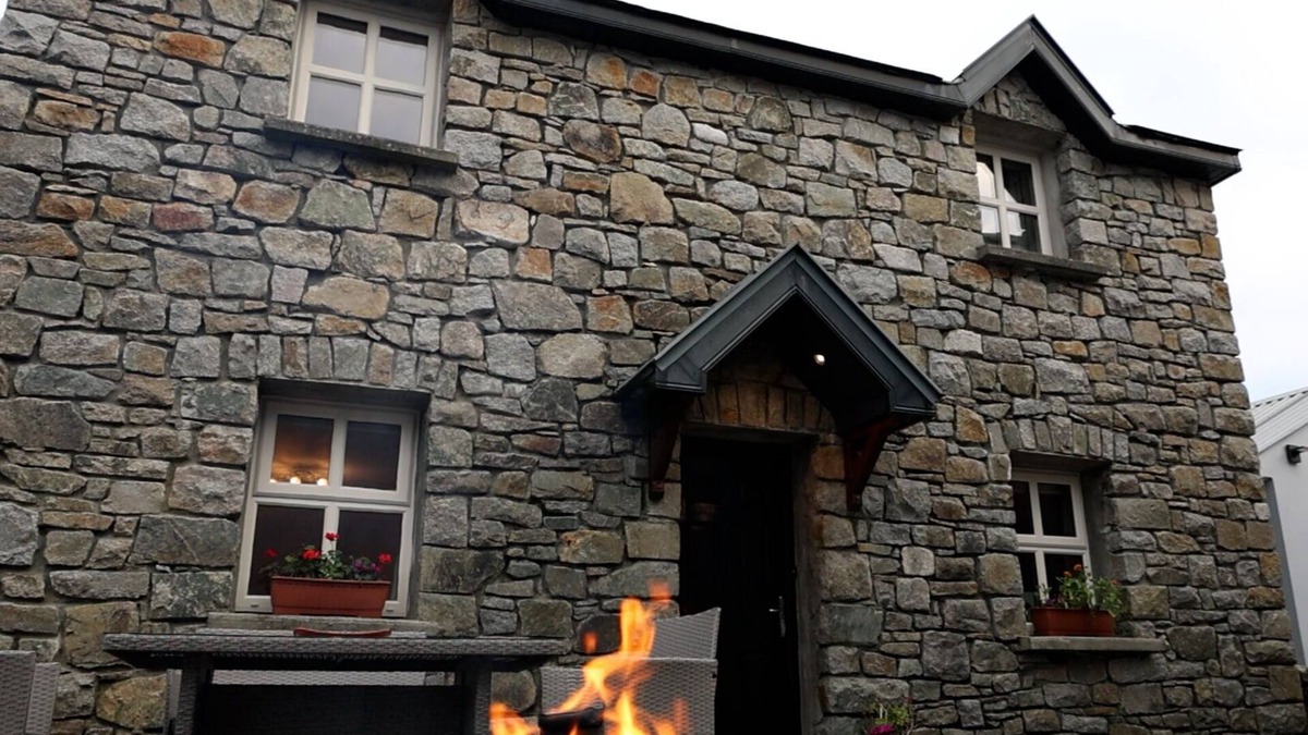 Roundstone House | Ryans Roundstone Retreats Abbys cottagen