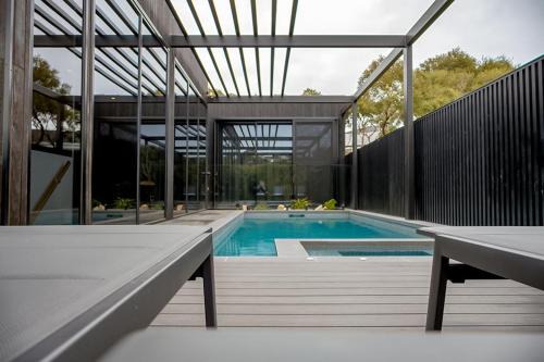 Rye House | Rye Back Beach Pool House
