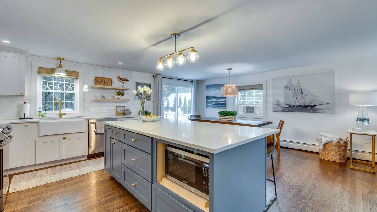 Rye Cottage | Rye Coastal Retreat w/Deck & Outdoor Dining