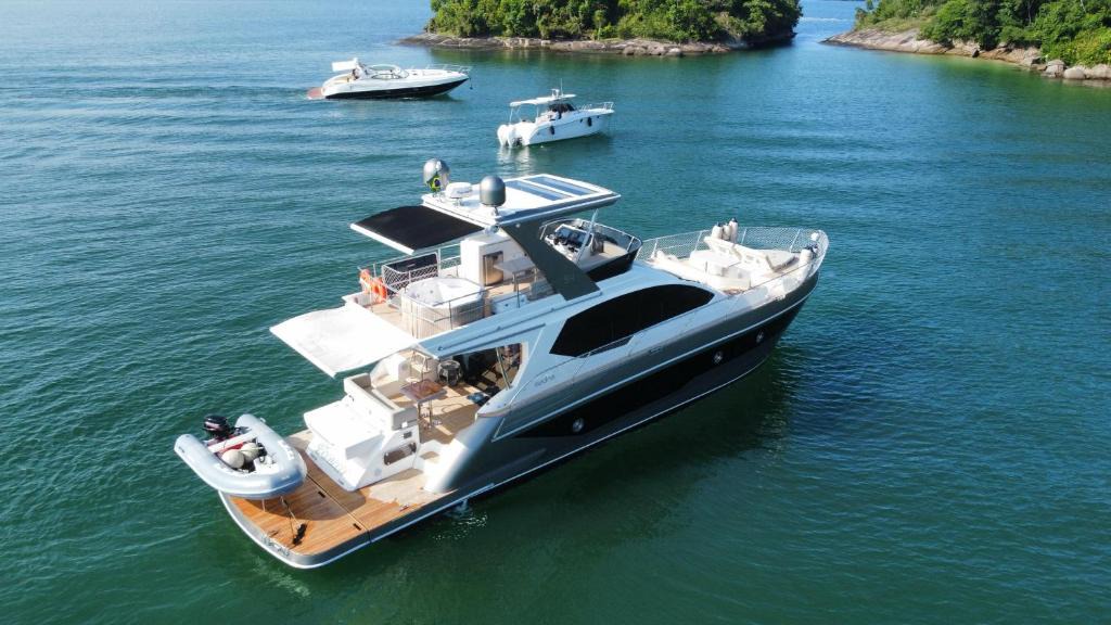 Mambucaba Boat Rental | Sédna 54