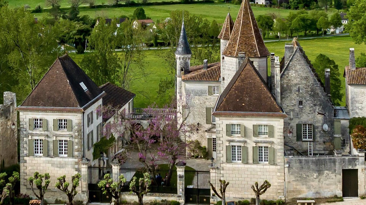 Bourdeilles House | Sénéchal, Château des Sénéchaux, regal, stunning, sumptuous, voluminous, restful