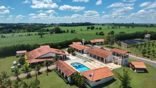 Quadra House | Sítio com Piscina e Área de Lazer Completa