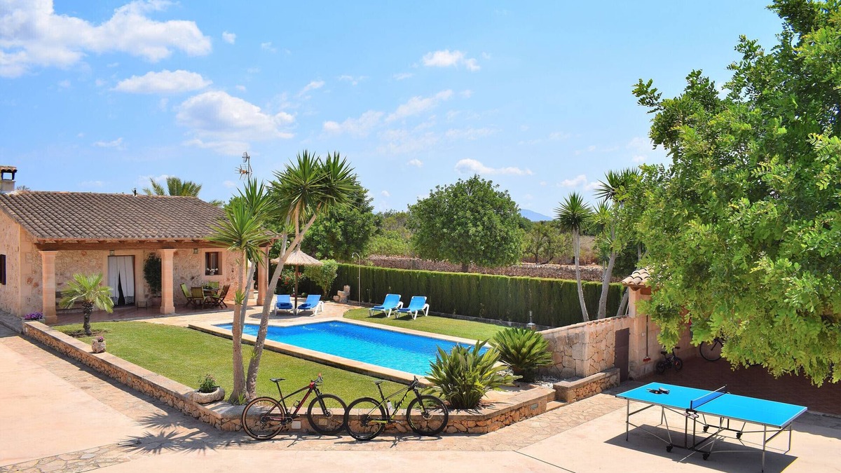 Santa Margalida Villa | S'Estret 184 magnificent finca with private swimming pool, terrace, cosy garden and table tennis