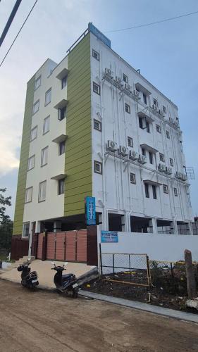 Siruseri Bed & Breakfast | S R Guest House