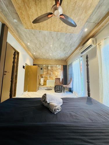 Arsiwalla Villa Villa | S & S with Jacuzzi by Villagram