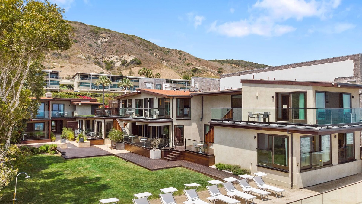 Eastern Malibu Apartment | SA Beach Suites #5 - Luxury Suite Steps to the Beach with Ocean View