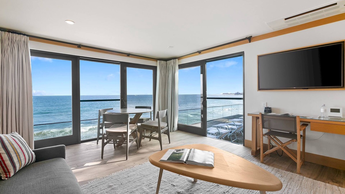 Eastern Malibu Apartment | SA Beach Suites #6 - The Perfect Sandy 2 Bed Suite on Carbon Beach