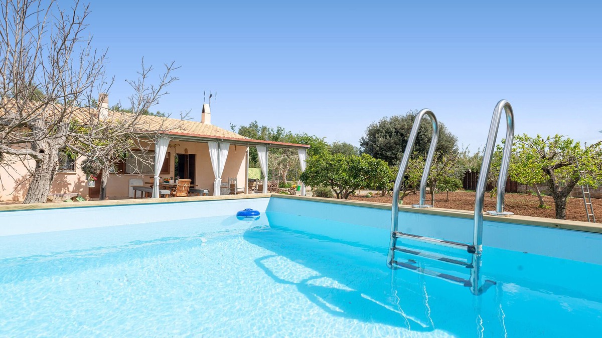 Buger House | SA CASETA (BÚGER) - Cosy house with elevated swimming pool and free WiFI.