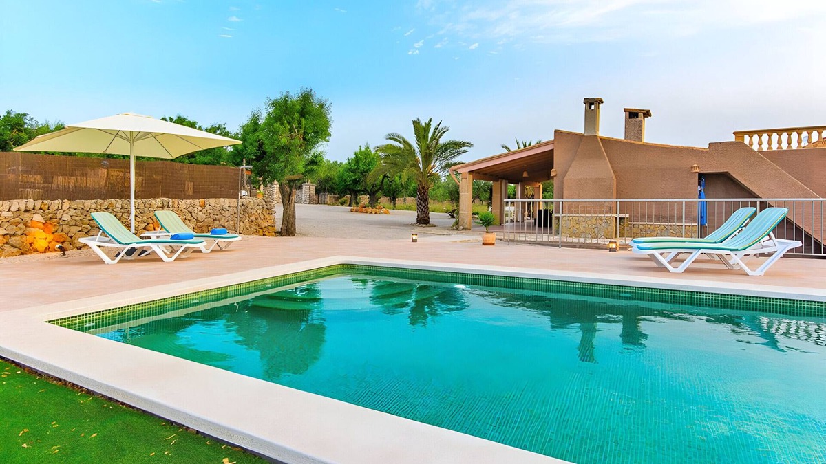 Santa Margalida Villa | Sa Caseta de Son Morro 230 magnificent finca with private pool, terrace and air-conditioning