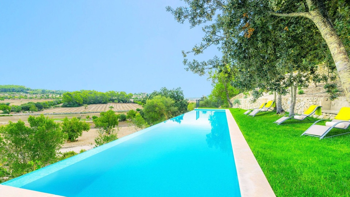 Lloret de Vistalegre Villa | SA SERRA - Traditional Majorcan stone house with private pool and amazing views. Free WiFi