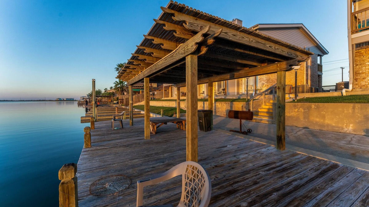 Corpus Christi Condo | SA7 Family-Friendly Condo : Waterfront, Pool, 2 Blocks From Beach, & Fishing