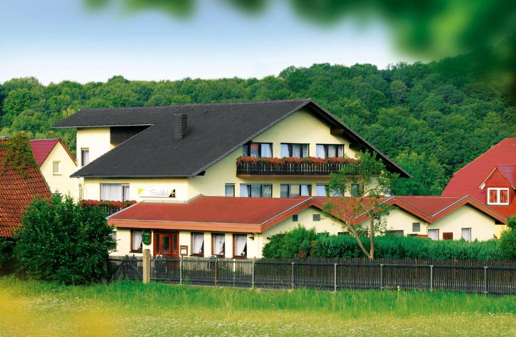 Bad Bocklet House | Saaletal Pension & Ferienwohnungen